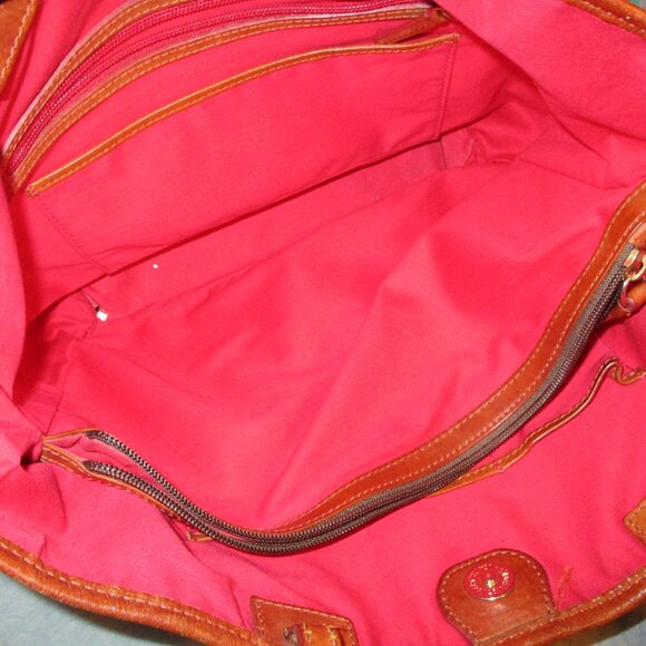 dooney &bourke patten leather handbag in like new condition - Picture 3 of 4